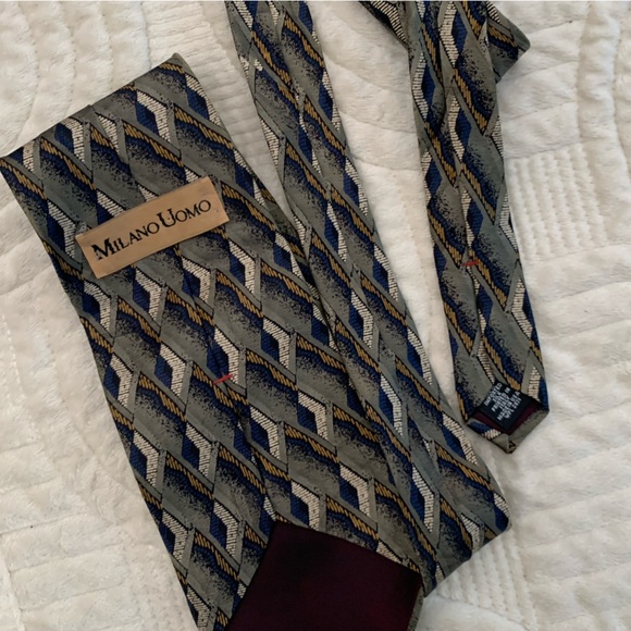 Italian Silk Geometric Patterned Tie - Green and Blue - Picture 6 of 11